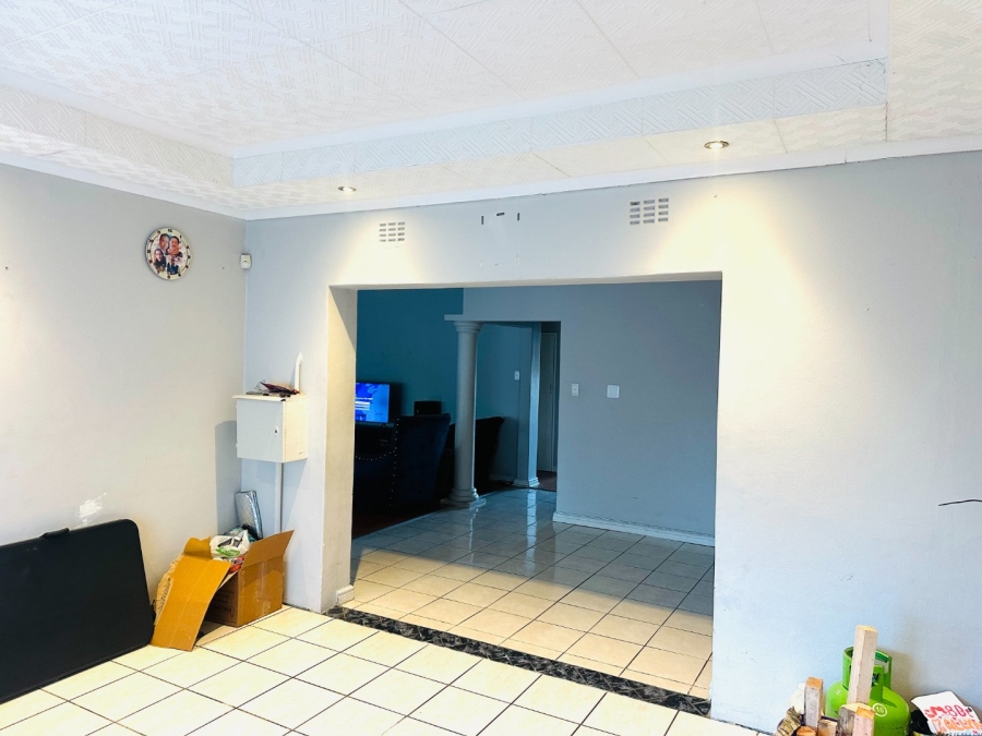 To Let 3 Bedroom Property for Rent in Loerie Park Western Cape